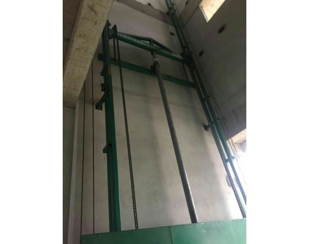枣庄客户室内导轨式货梯SJD：1T—8米